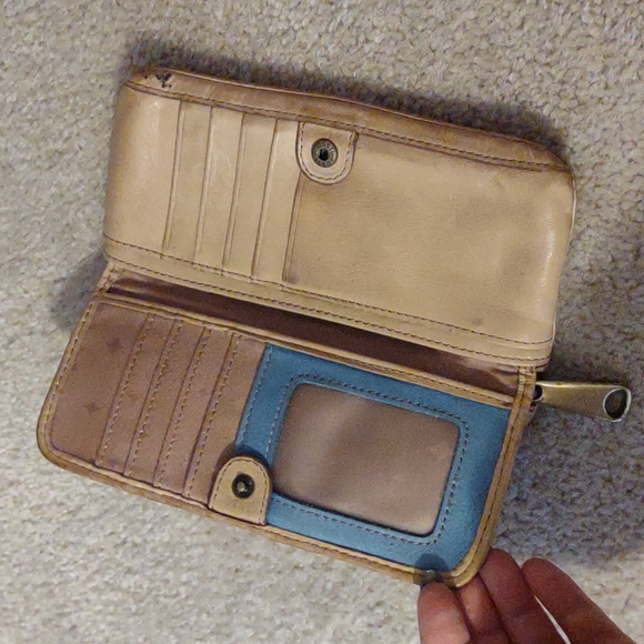 Fossil Tan and multi colored wallet - Picture 2 of 4